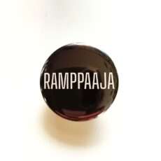Ramppaaja -rintanappi tai magneetti
